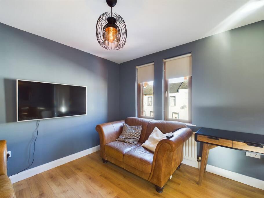 Woodstock Wow! Close To Centre Apartment