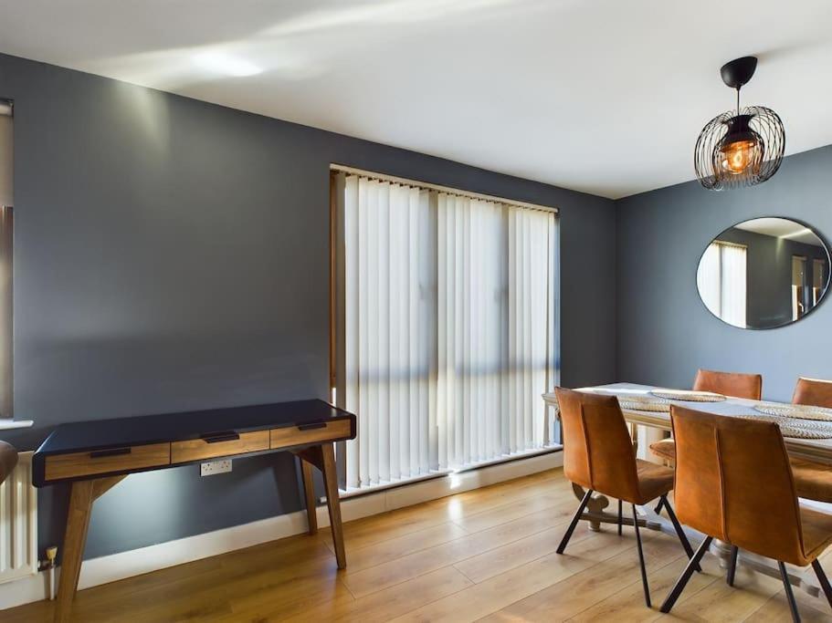 Woodstock Wow! Close To Centre Apartment *